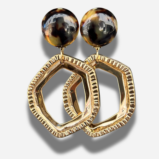 Boucles Hexagone Écaille de Tokyo Francine Bramli Paris portées