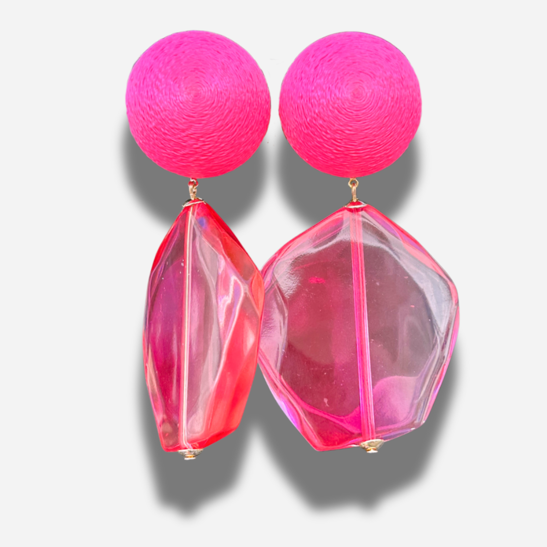 Boucles hexagone rose fluo Francine Bramli Paris bijou résine graphique