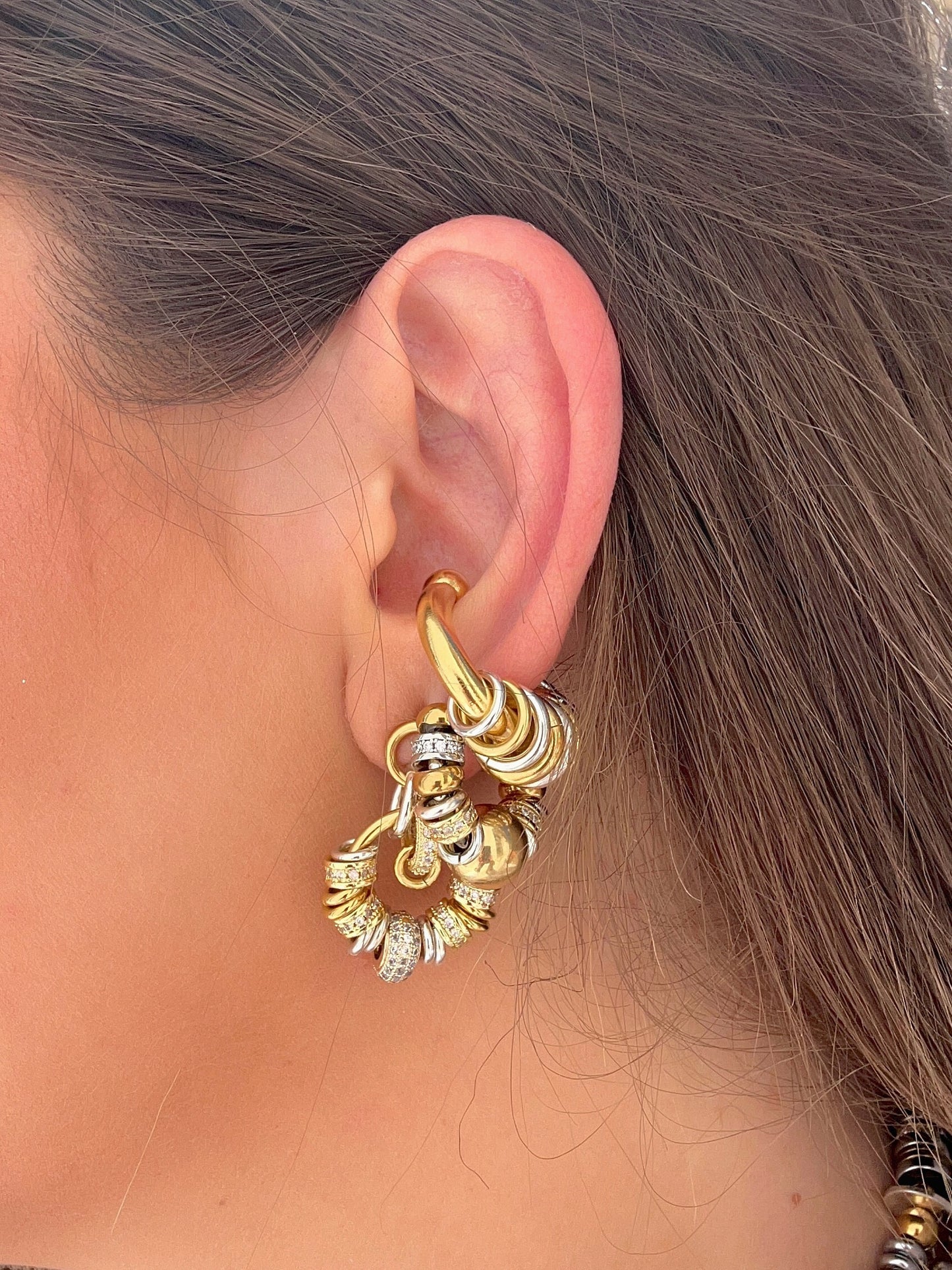 Boucles Sigal portées Divinity Sète