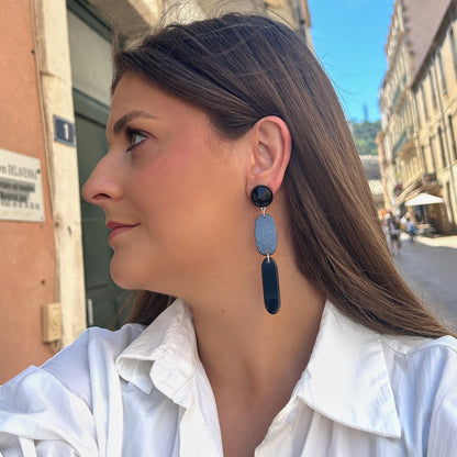 Boucles Leaves Noir Glitter Francine Bramli Paris avec résine noire brillante et détail pailleté argenté graphique