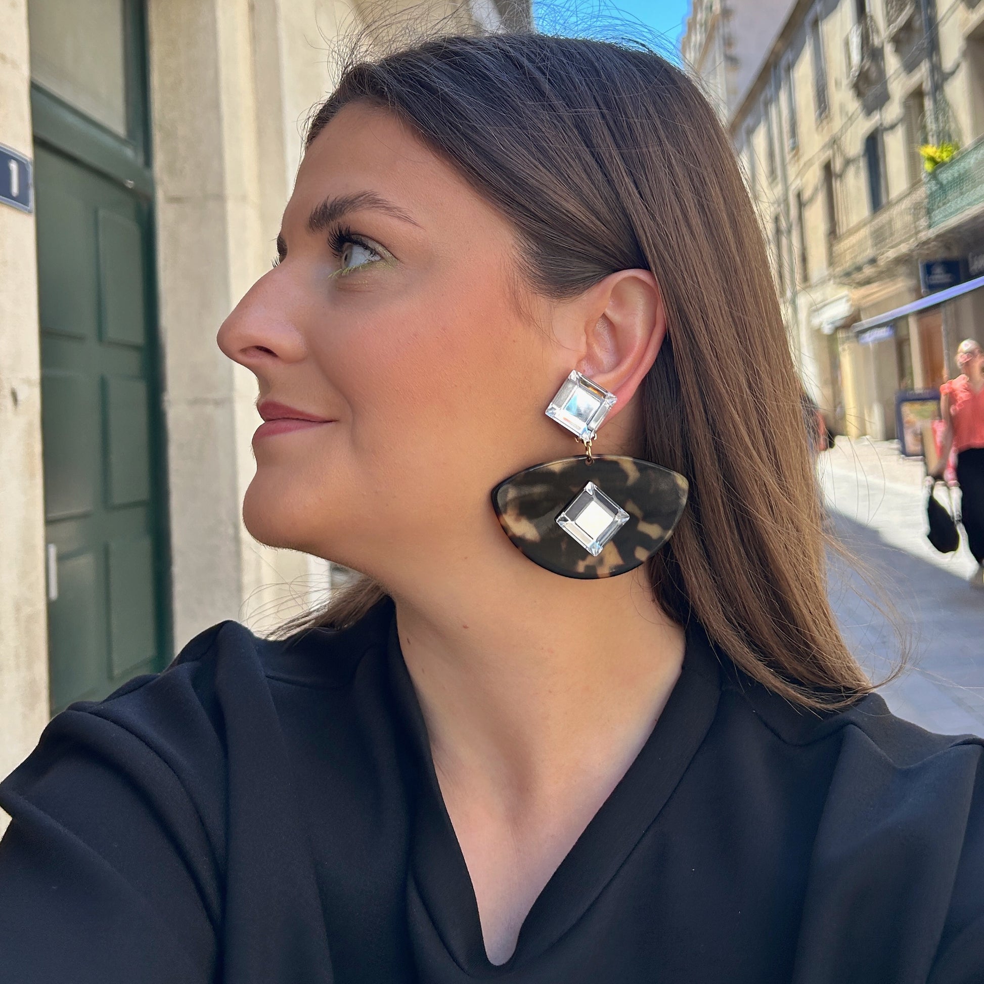 Boucles Luna L Écaille Tokyo Francine Bramli Paris à clip en résine effet écaille