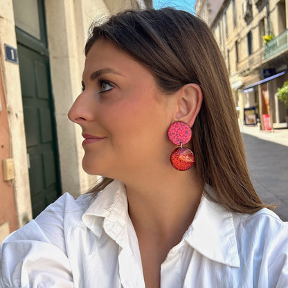 Boucles Mona Rouge Glitter Francine Bramli Paris en résine rouge pailletée scintillante