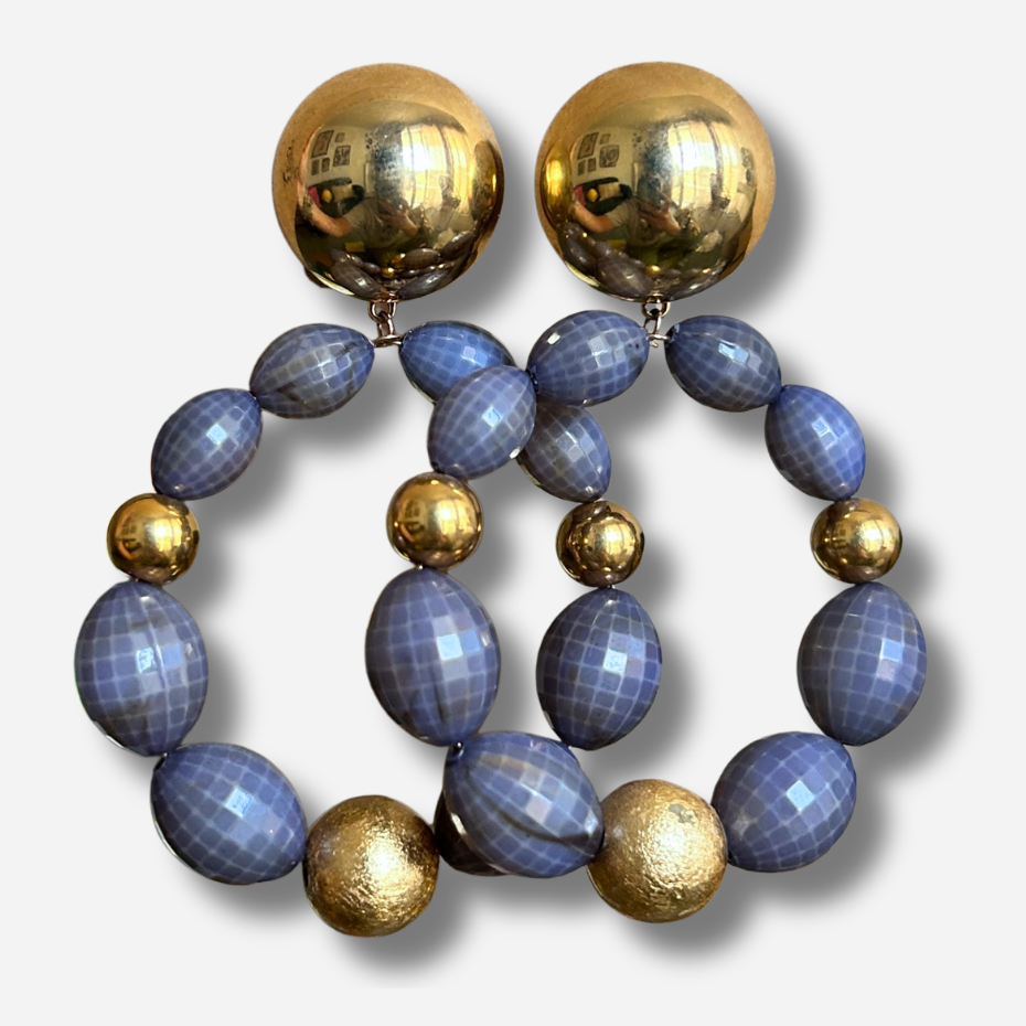 Boucles d’oreilles Bastille bleu gris et doré Francine Bramli Paris
