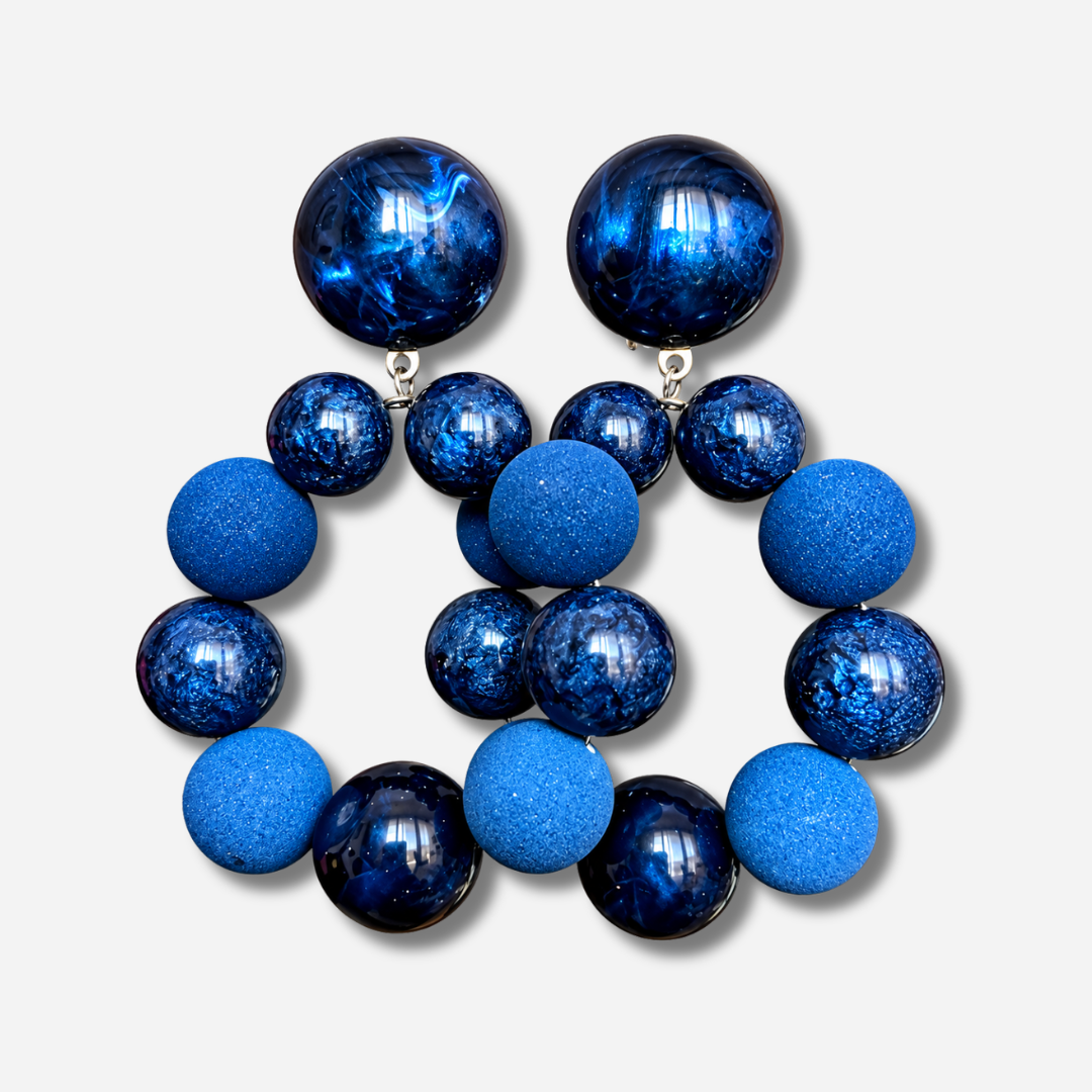 Boucles d’oreilles Bastille bleu marine à perles Francine Bramli Paris

