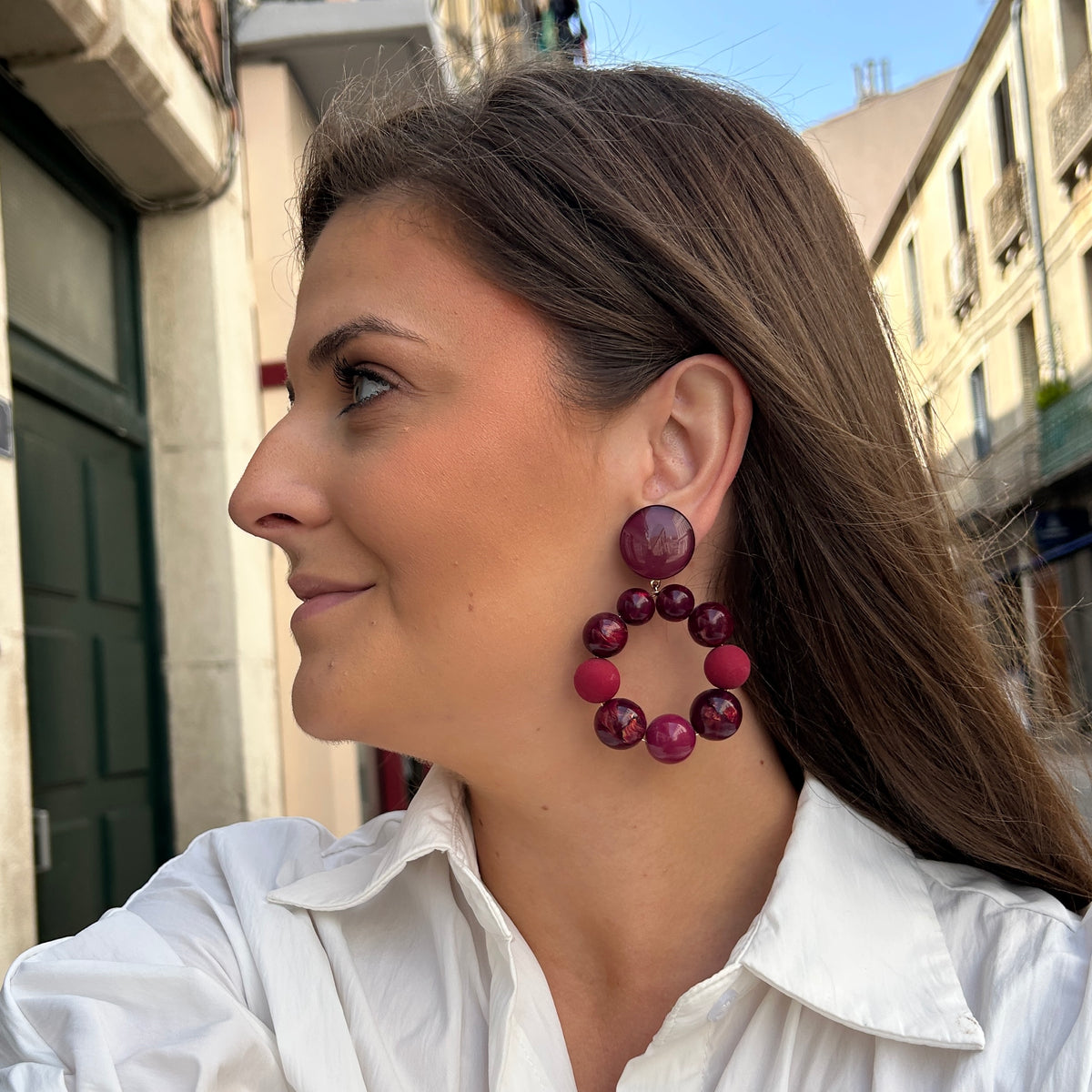 Boucles d’oreilles Bastille Bordeaux à perles rondes Francine Bramli Paris
