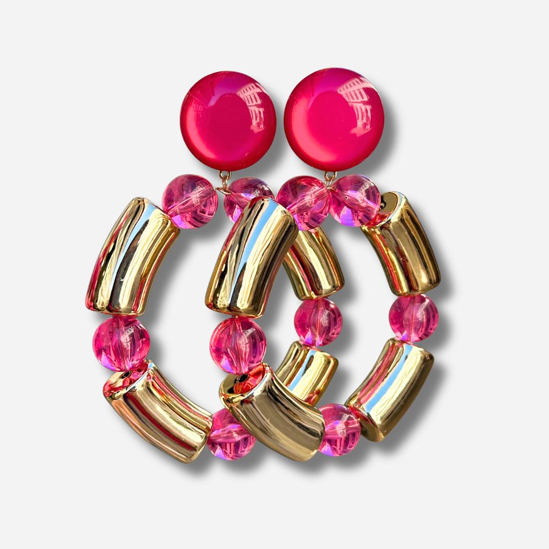 Boucles d'oreilles à clips Bastille Gold Fuchsia XL Francine Bramli Paris, grandes créoles dorées effet miroir avec perles transparentes rose fuchsia et clips ronds fuchsia – Divinity Sète.