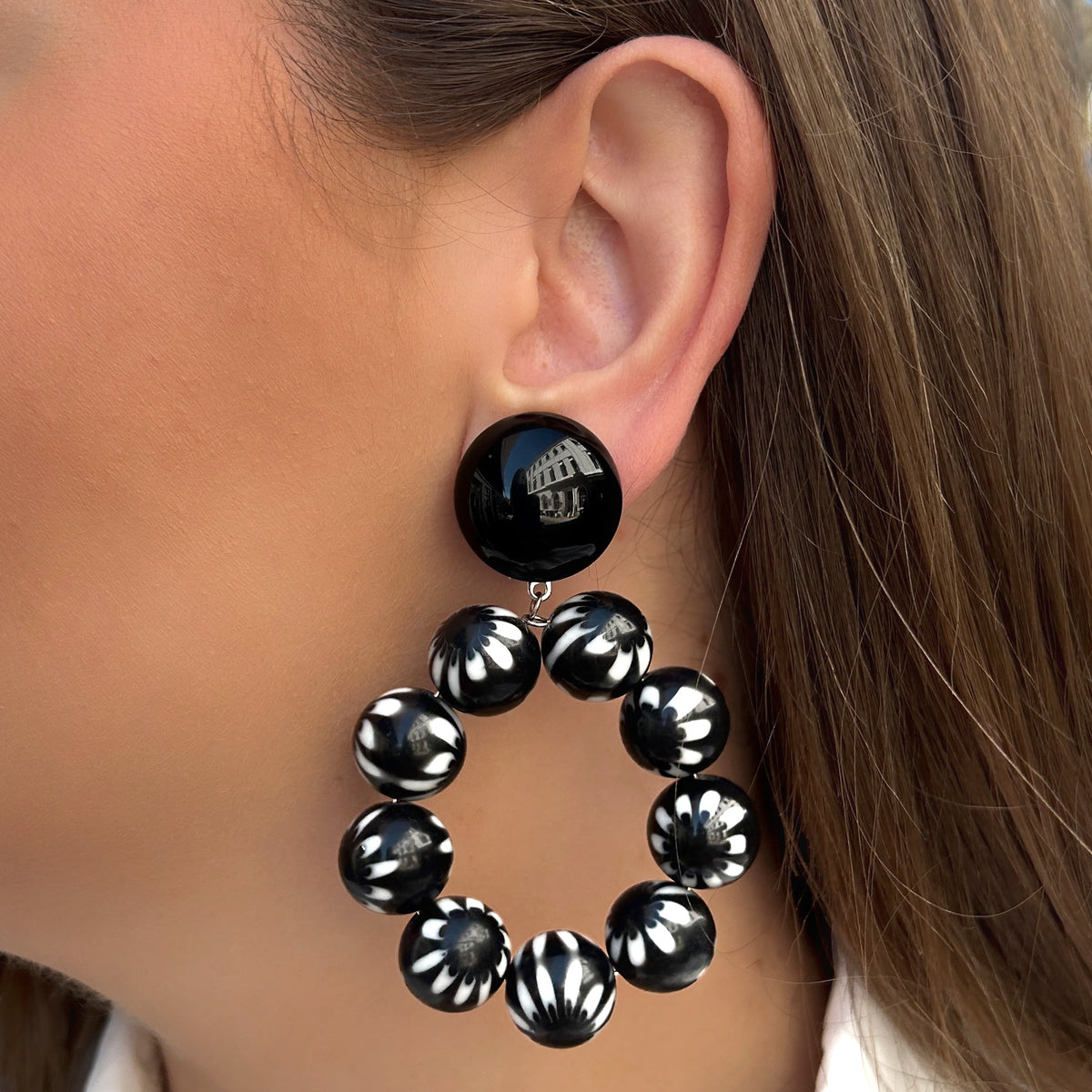 Boucles d’oreilles Bastille Noir et Blanc Francine Bramli Paris

