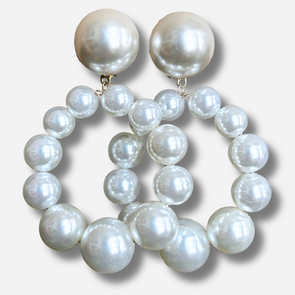 Boucles d’oreilles Bastille Perles XS blanches nacrées Francine Bramli Paris
