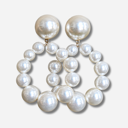 Boucles d’oreilles Bastille Perles XS blanches nacrées Francine Bramli Paris
