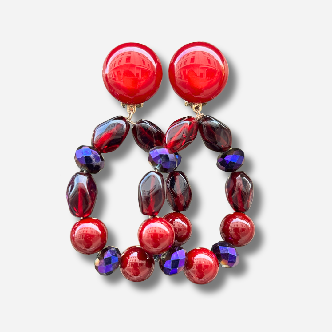 Boucles d’oreilles Bastille Rouge Violet Francine Bramli Paris ornées de perles rouges et violettes