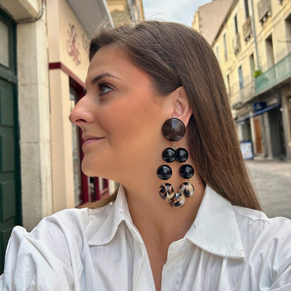 Boucles d’oreilles Bastille Safari léopard noir et brun Francine Bramli Paris
