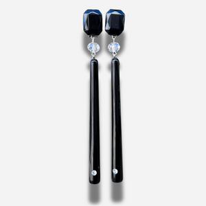 Boucles longues noires élégantes design Francine Bramli Paris