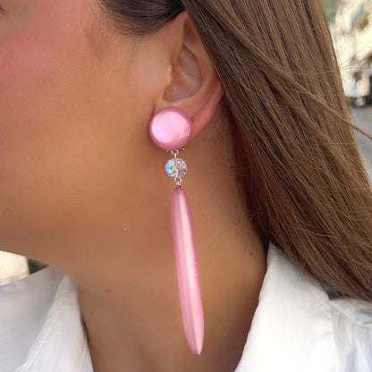 Boucles Bâton XL rose Francine Bramli Paris longues pendantes roses