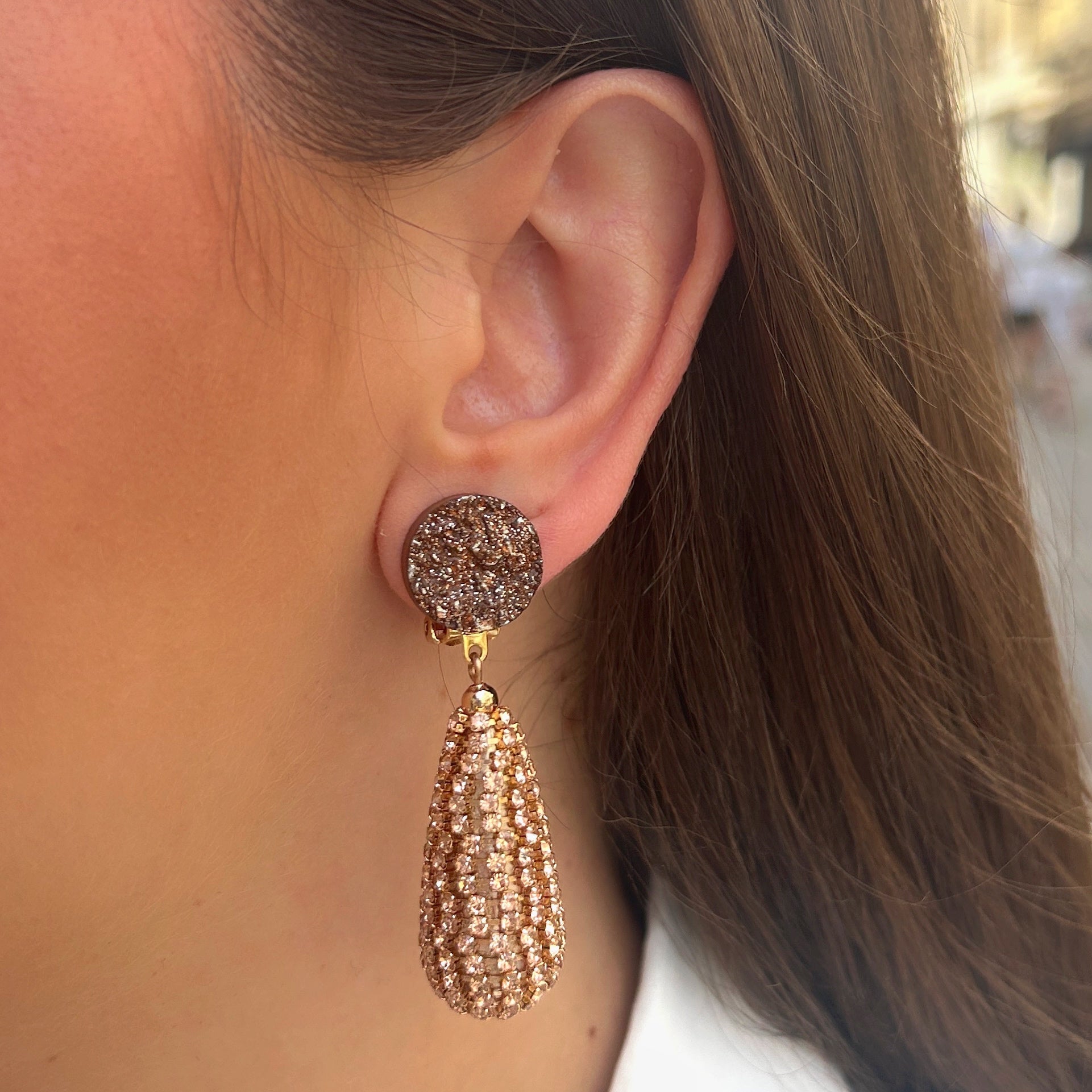 Boucles d’oreilles Brinco Bronze à strass Francine Bramli Paris
