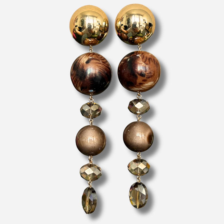 Boucles d’oreilles Cascade Marron à perles et cristaux Francine Bramli Paris

