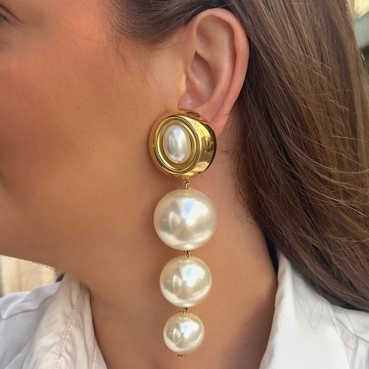Boucles d’oreilles Cascade Perles Gold nacrées Francine Bramli Paris

