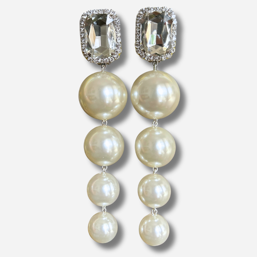 Boucles d’oreilles Cascade Perles Silver à perles nacrées et cristaux Francine Bramli Paris
