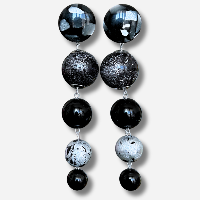 Boucles d’oreilles Cascade Silver Noir à perles Francine Bramli Paris
