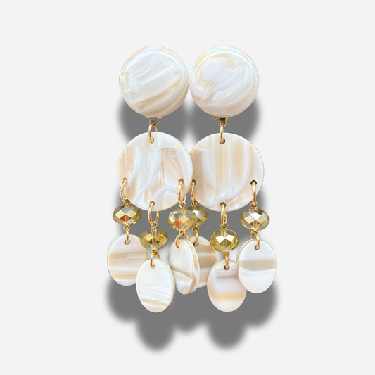 Boucles d’oreilles à clip Pampilles Alba Francine Bramli Paris nacre beige et cristaux