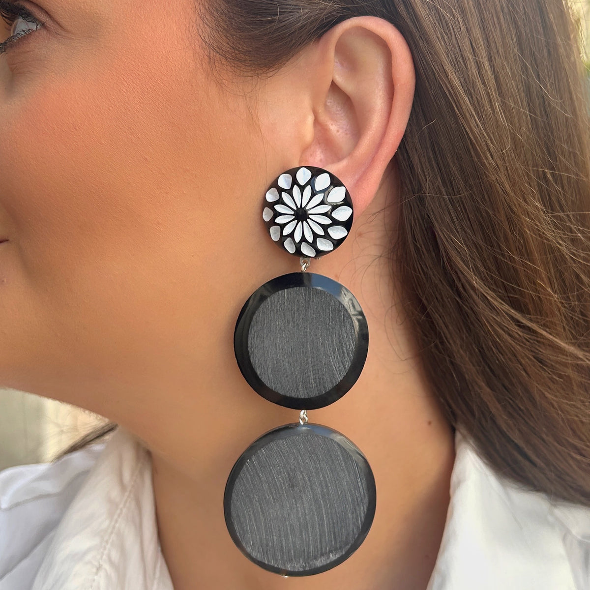 Boucles d’oreilles Corne Double noir et argent Francine Bramli Paris
