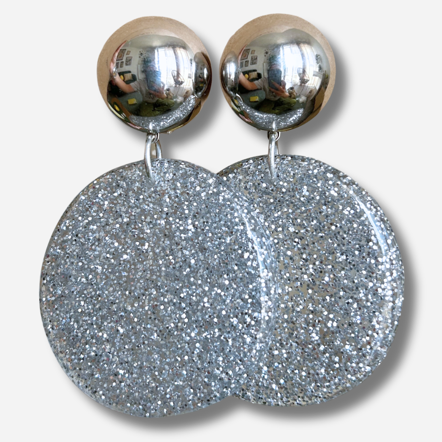 Boucles d’oreilles Deborah Argent pailletées Francine Bramli Paris

