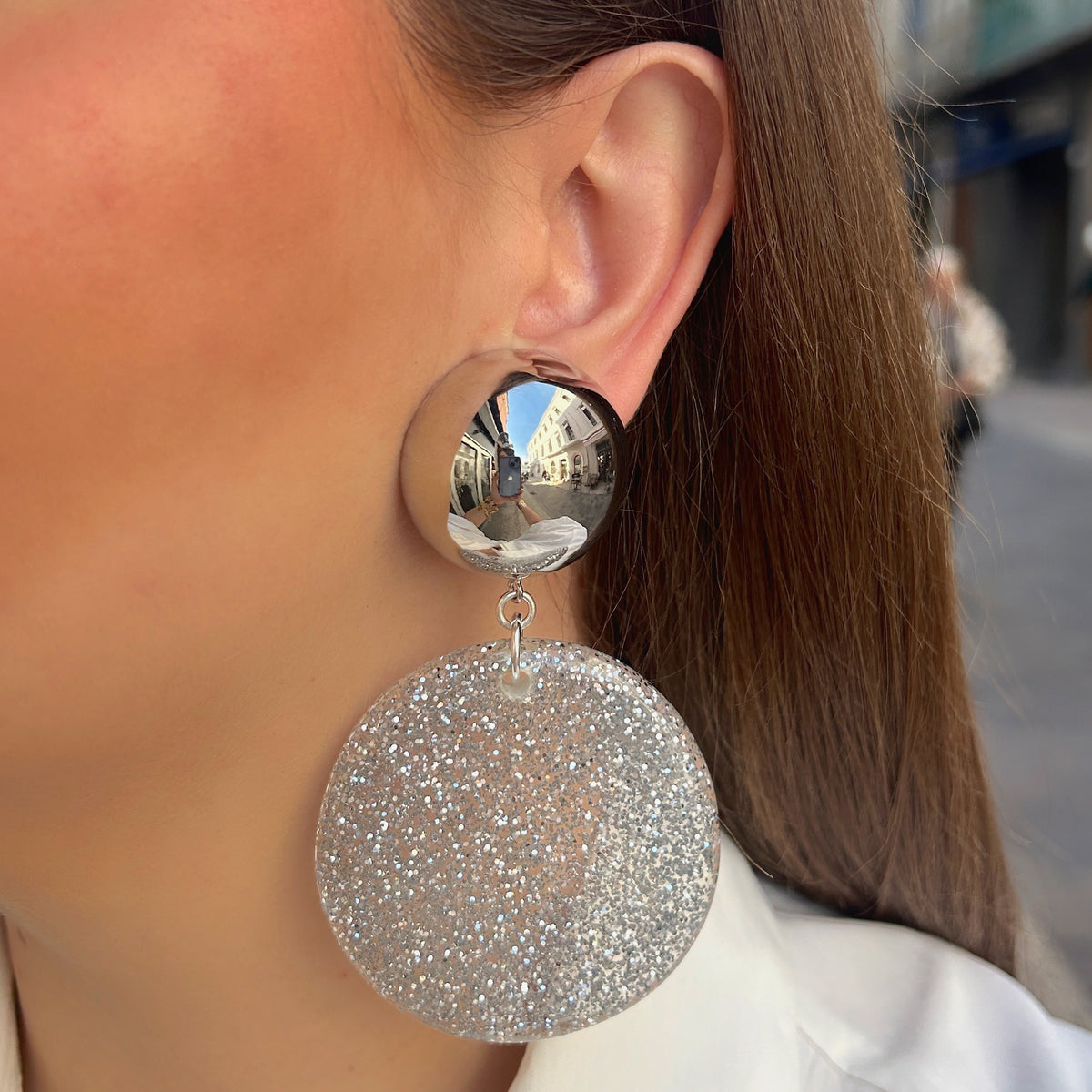 Boucles d’oreilles Deborah Argent pailletées Francine Bramli Paris

