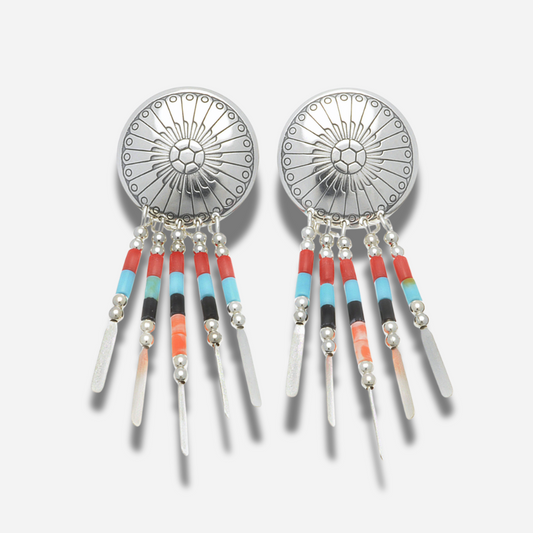Boucles d’oreilles Harpo E310 Concha en argent avec perles multicolores rouge, turquoise, noir et ivoire, inspirées des bijoux Navajo traditionnels.