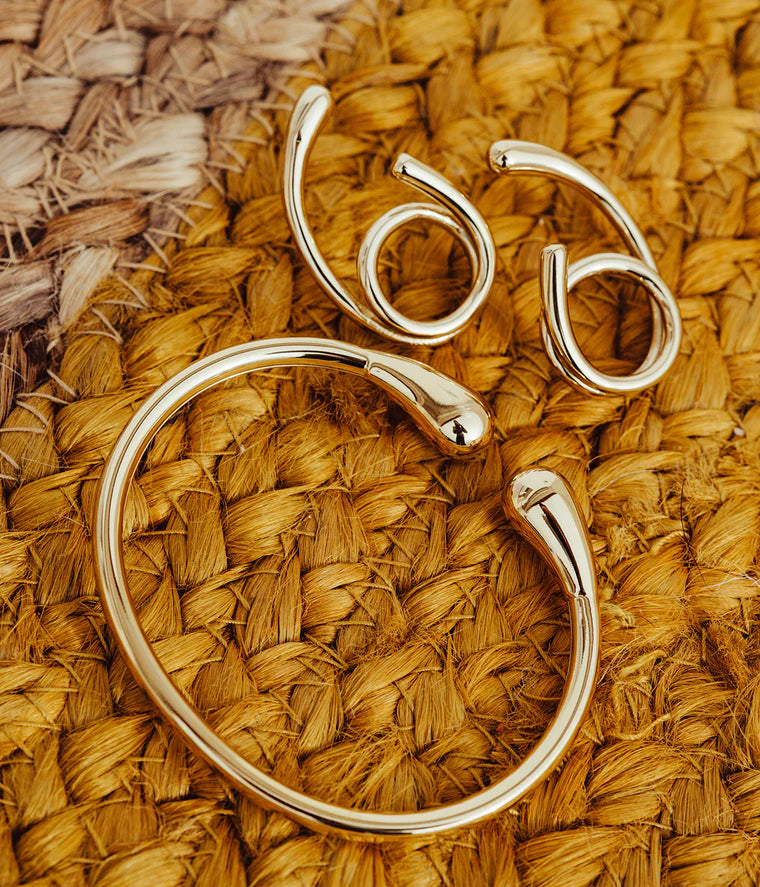 Boucles d’oreilles Elpi ZAG en acier inoxydable doré avec design graphique en spirale