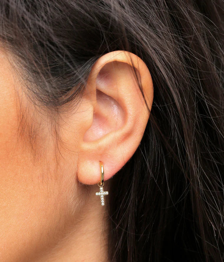 Boucles d’oreilles Evangelista ZAG en acier inoxydable doré avec pendentif croix pavé de zirconiums