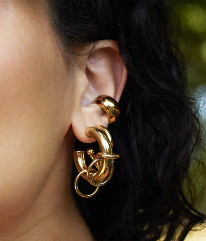 Boucles d’oreilles Francesca ZAG en acier inoxydable doré avec anneaux entrelacés