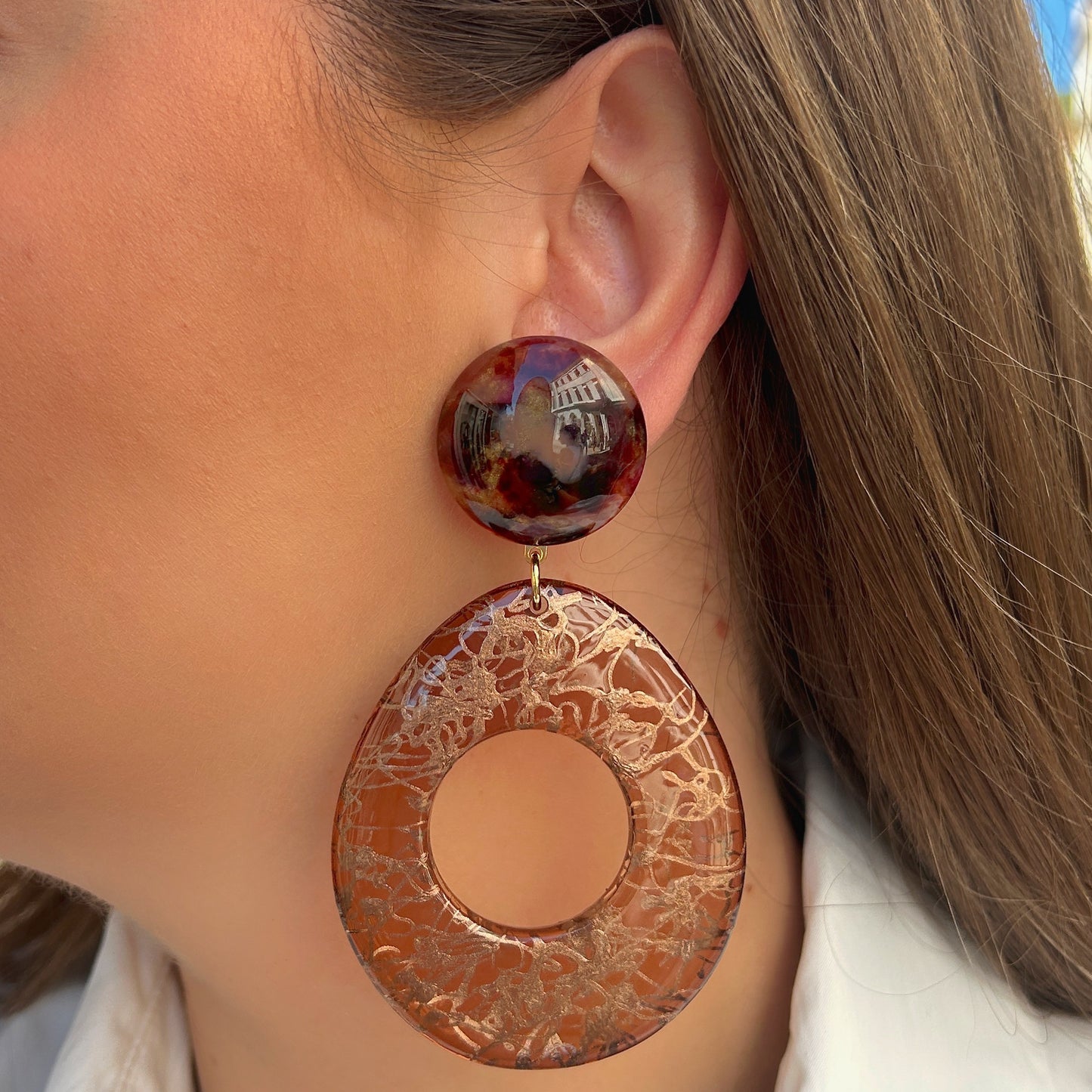 Boucles d’oreilles Galet Marron Francine Bramli Paris

