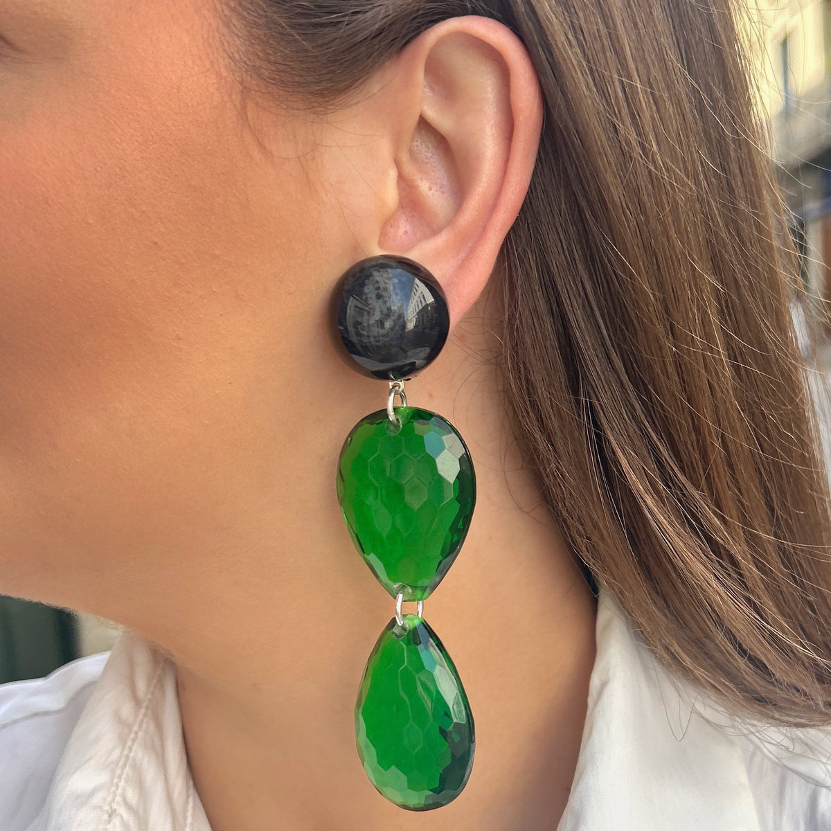 Boucles d’oreilles Goutte Cristal Vert Double facettées Francine Bramli Paris
