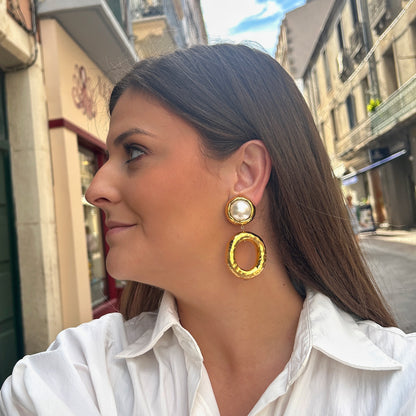 Boucles d’oreilles Harlow Perles dorées Francine Bramli Paris
