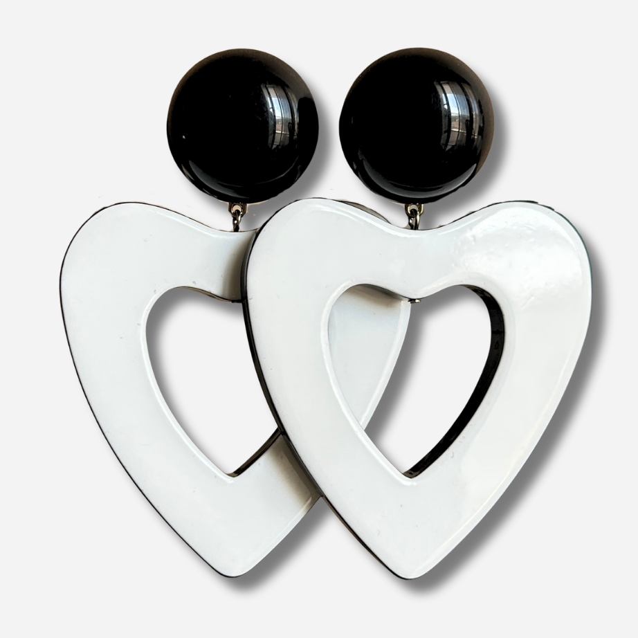 Boucles d’oreilles Heart noir et blanc cœur XXL Francine Bramli Paris
