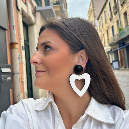 Boucles d’oreilles Heart noir et blanc cœur XXL Francine Bramli Paris
