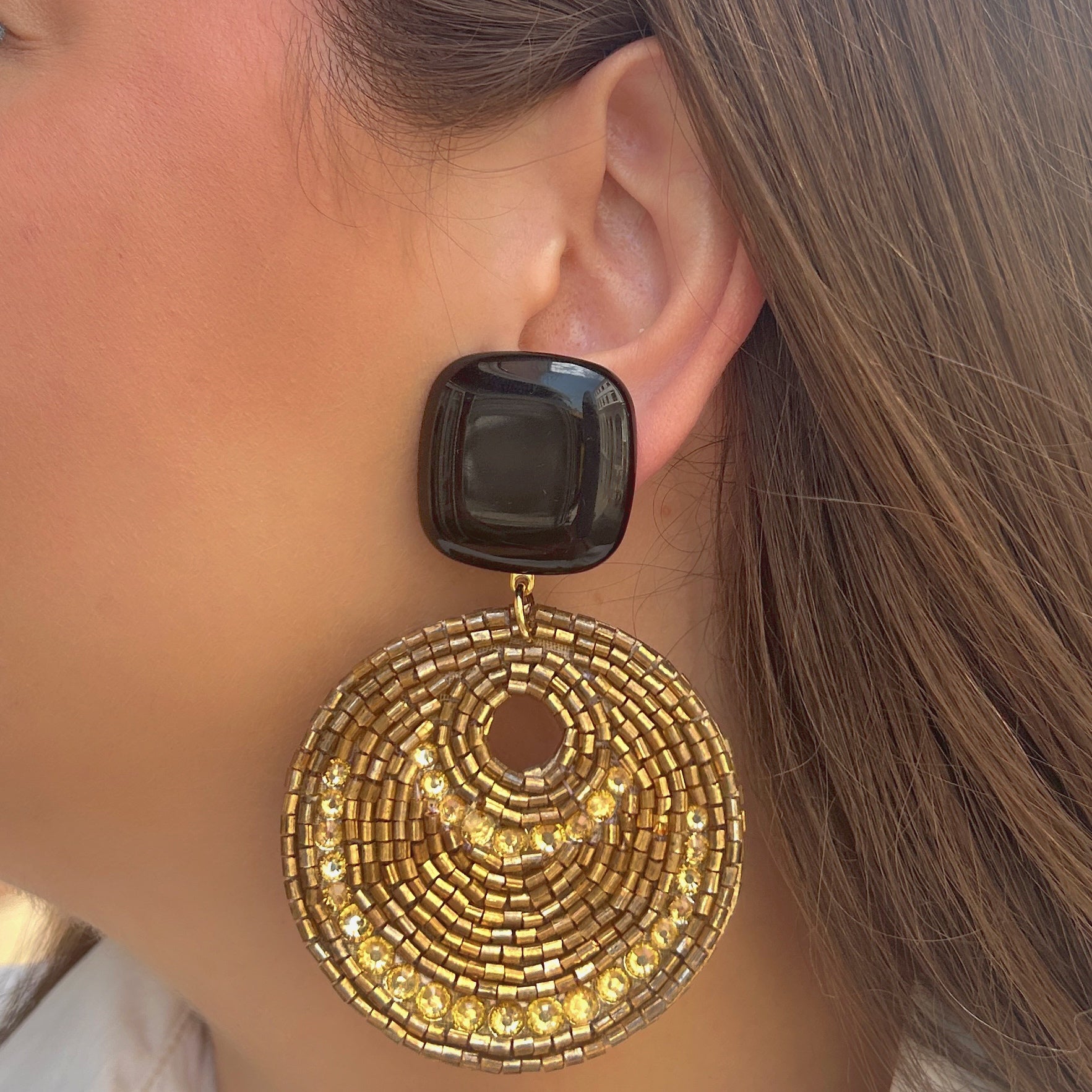 Boucles d’oreilles Helena Gold dorées Francine Bramli Paris
