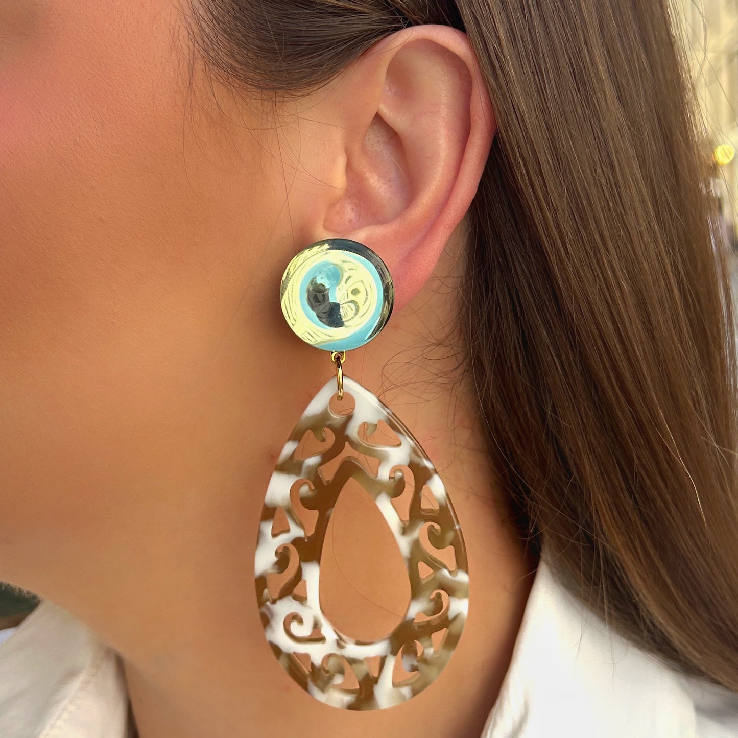 Boucles d’oreilles Isolda Kaki Francine Bramli Paris
