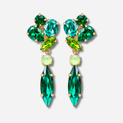 Boucles d’oreilles pendantes à clips Kalyx Émeraude Crézus, cristaux facettés verts et turquoise, longue pierre navette et monture dorée – Divinity Sète