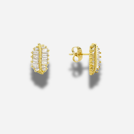 Boucles d’oreilles Leaves Mya Bay puces dorées en forme de feuille serties de strass