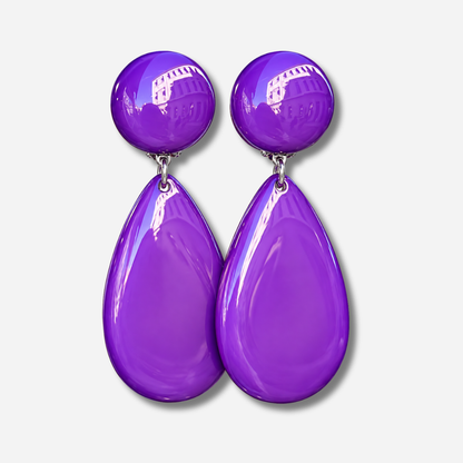 Boucles d’oreilles Lima M Violet à clips Francine Bramli Paris, cabochons ronds bombés et grandes gouttes violettes brillantes.