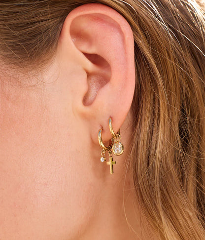 Boucles d’oreilles Lucky Spirit ZAG en acier inoxydable doré avec pendentif croix et zirconium