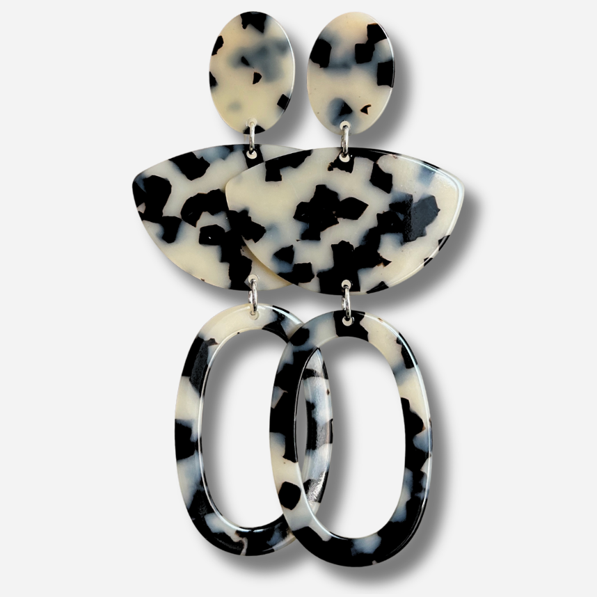 Boucles d’oreilles Luna Écaille de Tokyo XXL noir et ivoire Francine Bramli Paris
