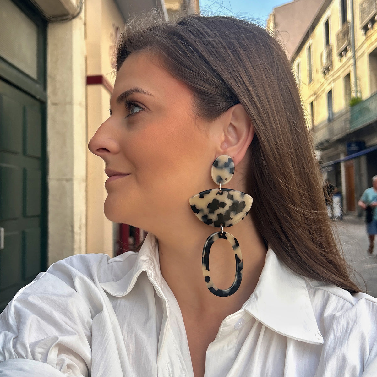 Boucles d’oreilles Luna Écaille de Tokyo XXL noir et ivoire Francine Bramli Paris
