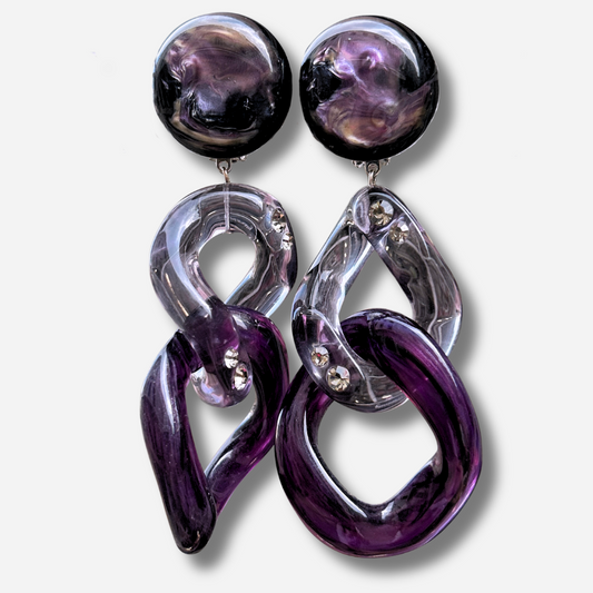 Boucles d'oreilles Maillons Strass Violet Francine Bramli en résine violette marbrée, résine transparente fumée et strass