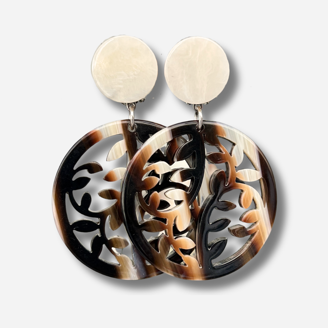 Boucles d’oreilles Mandala écru marron Francine Bramli Paris rondes ajourées effet écaille
