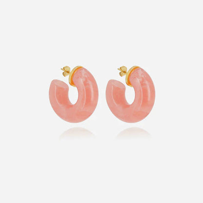 Boucles d’oreilles Marble ZAG en résine marbrée rose ou brune et acier inoxydable doré