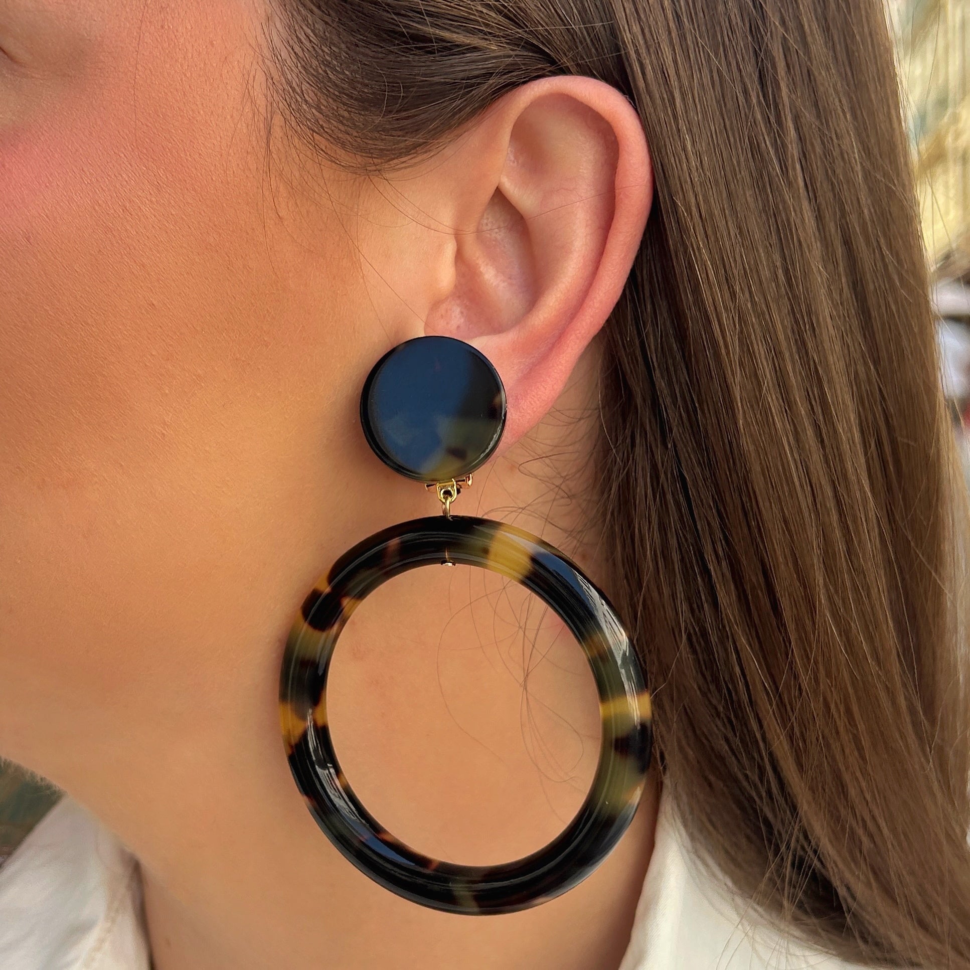 Boucles d’oreilles Marge Écaille de Tokyo Francine Bramli Paris
