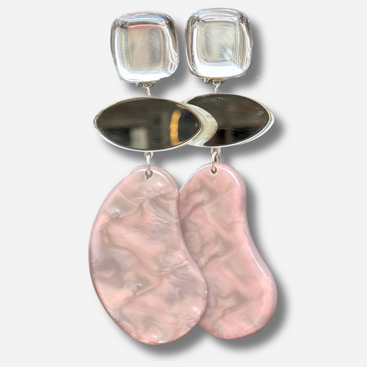 Boucles d'oreilles Marselline Silver Nacre Francine Bramli avec cabochon transparent, élément argenté et résine nacrée rose