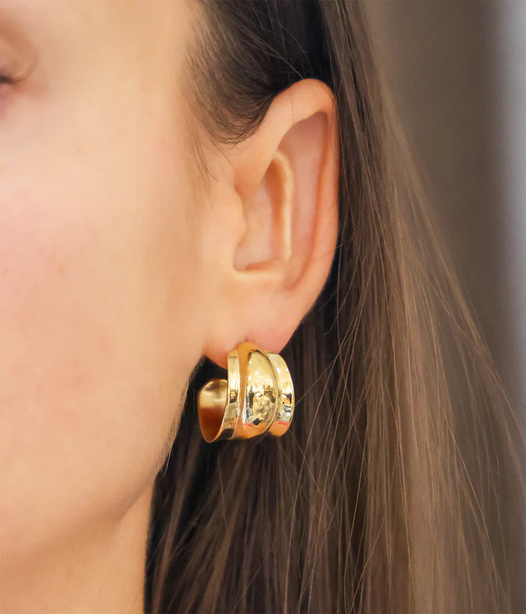 Boucles d’oreilles Melissa ZAG en acier inoxydable doré avec larges créoles sculpturales