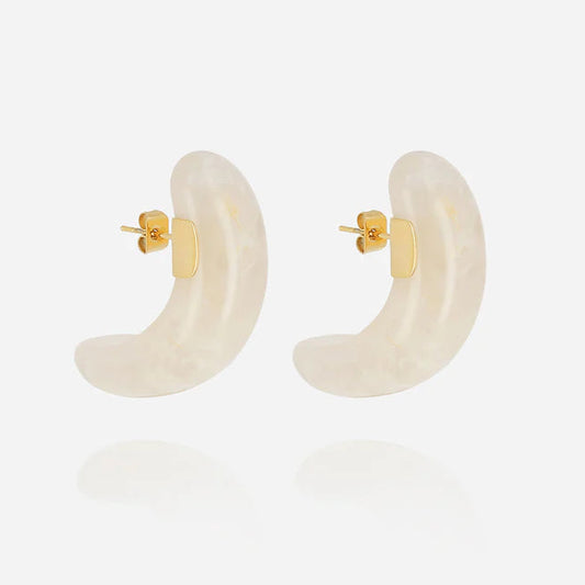 Boucles d’oreilles Naé ZAG en résine marbrée ivoire ou bleue et acier inoxydable doré